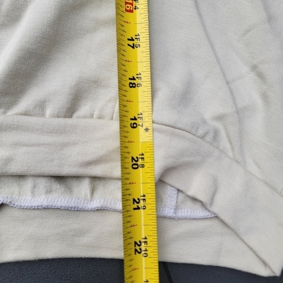 2/$20 NWT Elan Laurel Top M - Picture 7 of 9